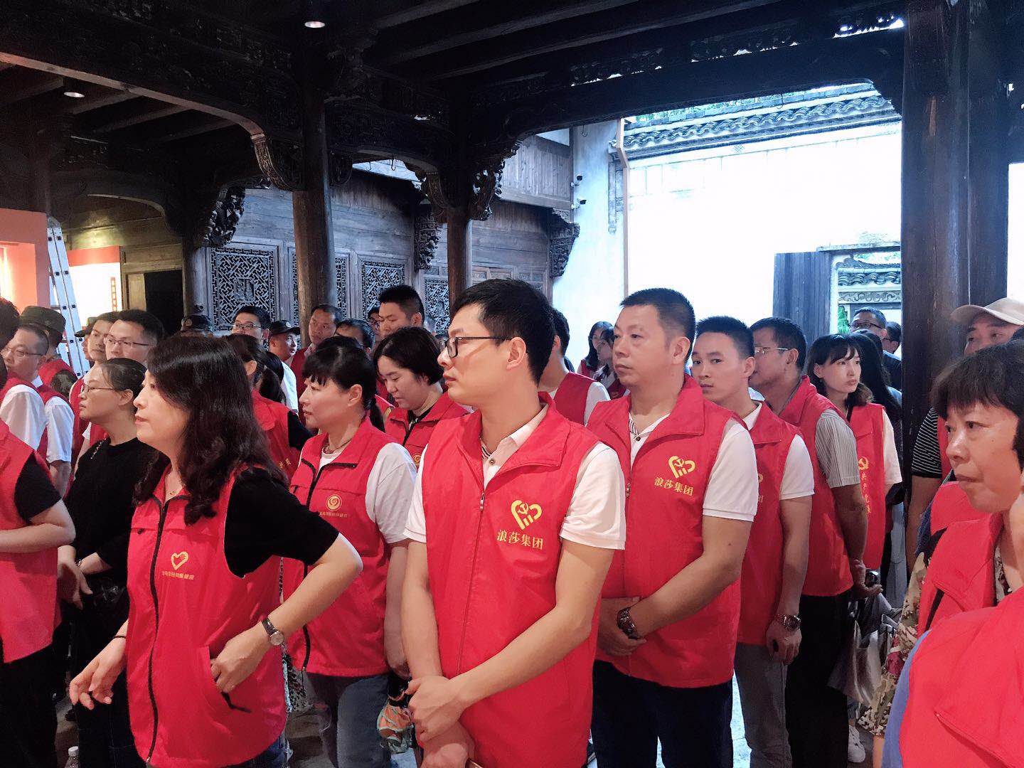 44040635.jpg 44040635.jpg