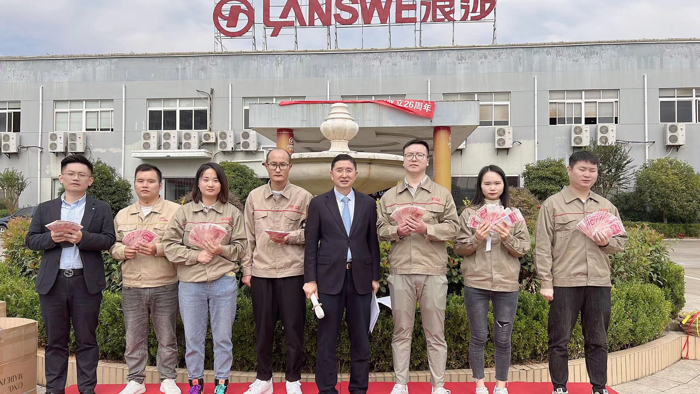 776884386.jpg 776884386.jpg